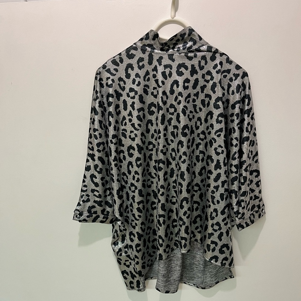 2/$20 - Leopard Print Silver & Black Tunic Style Top with back neck tie -euro 40